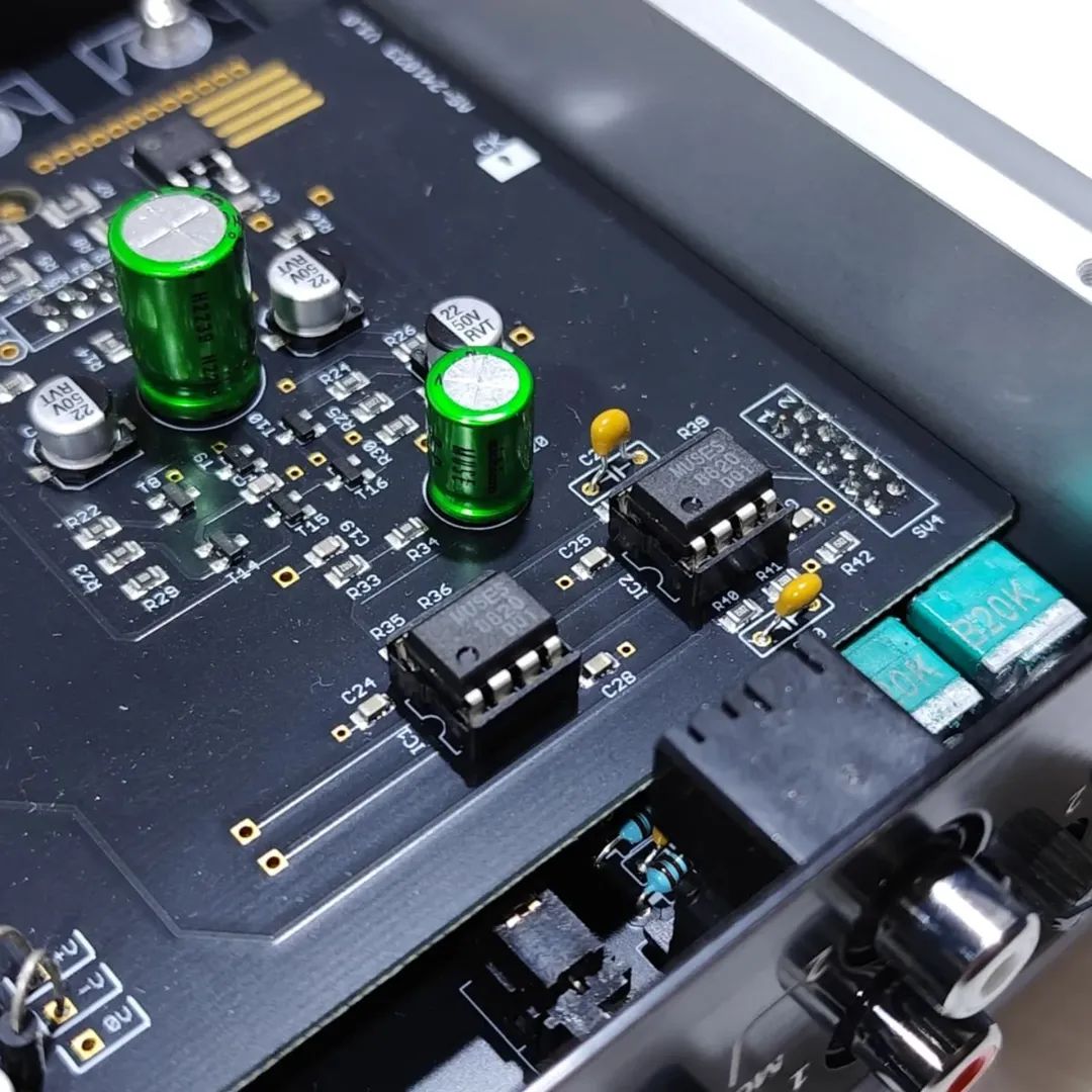 Audio Solution - DUECENTO by Roberto Tognon