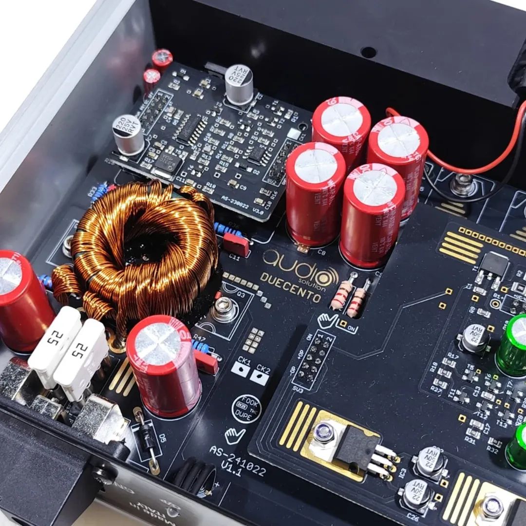 Audio Solution - DUECENTO by Roberto Tognon